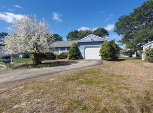 15 Olstins Ct, Toms River, NJ 08757