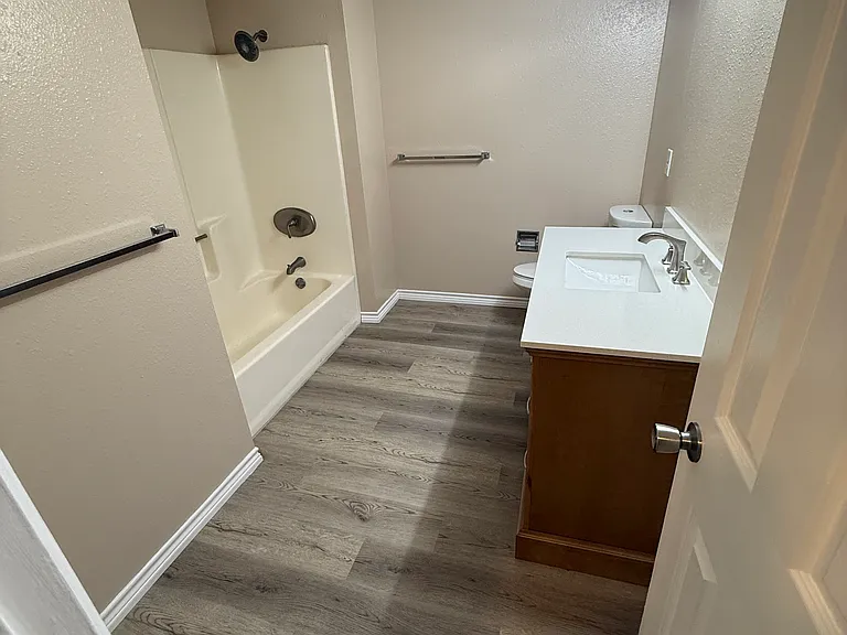3529 N Central Dr — Photo 8