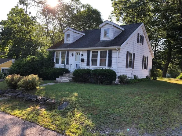 24 Greylock Ave, Taunton, MA 02780