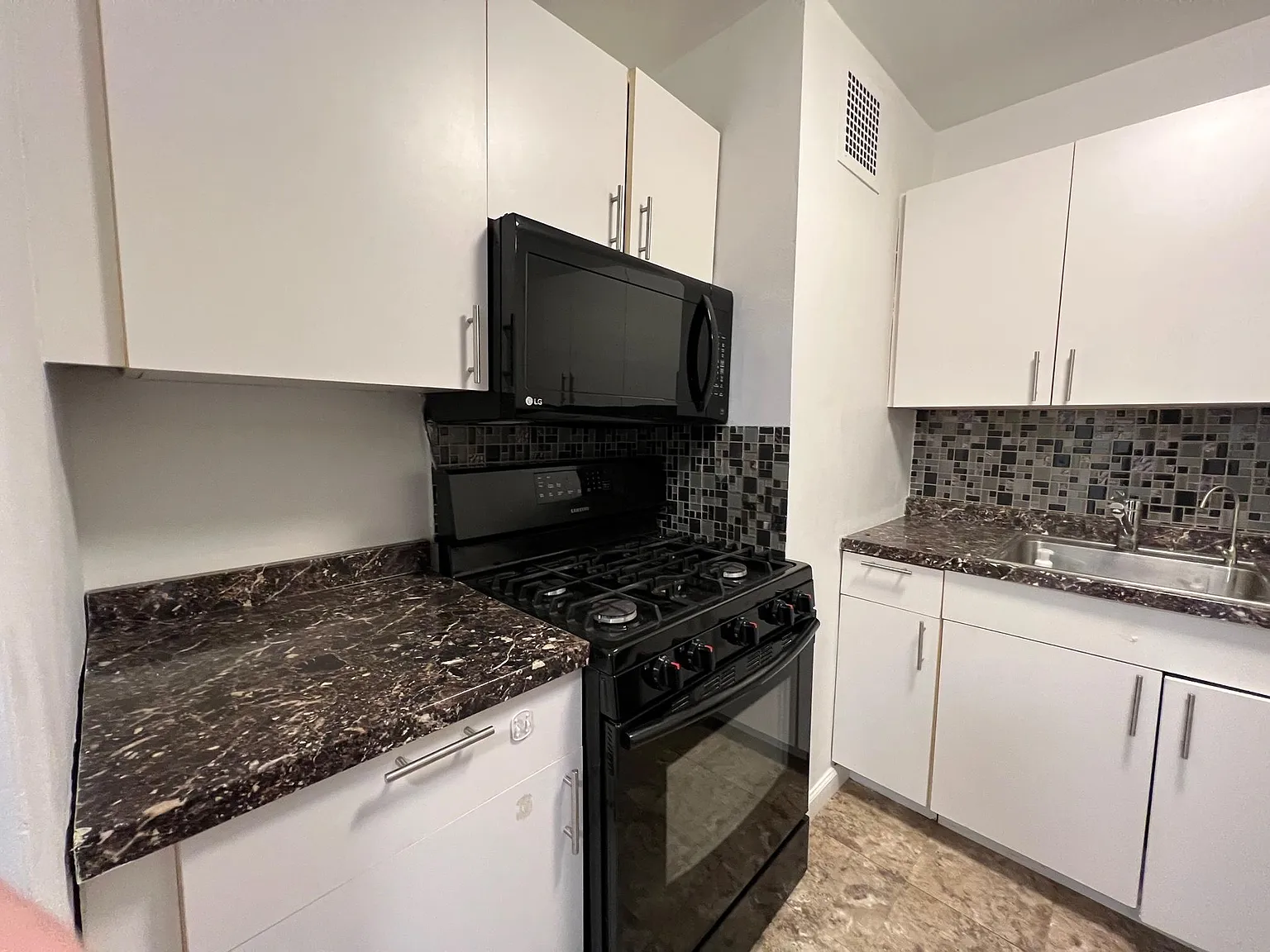 1 bed, 800 sqft, $2,300 — Photo 4