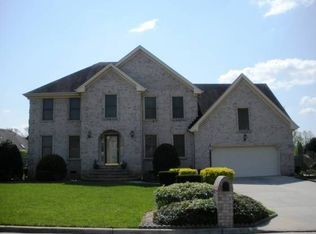 725 Firethorn Rd, Chesapeake, VA 23320