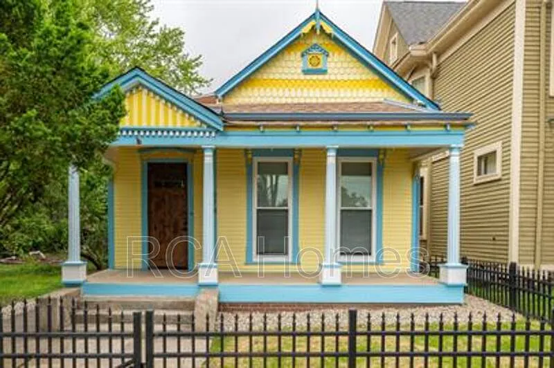 2 bed, 2.0 bath, 1000 sqft, $1,900 — Photo 1