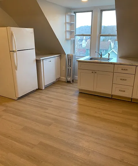 1037 Hepburn St #3 — Photo 2