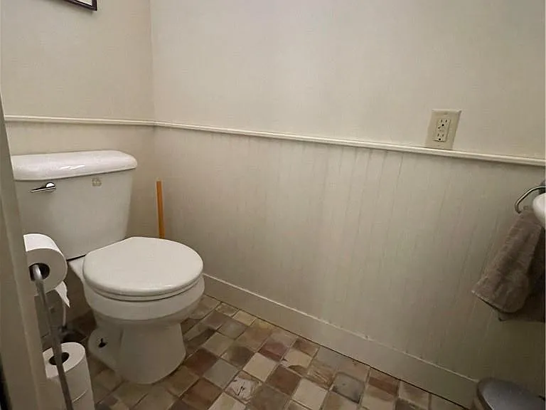 113 Marshall St — Photo 13
