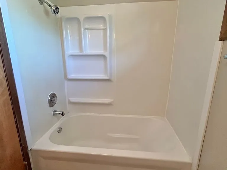 3804 S Hawthorne Ave — Photo 16