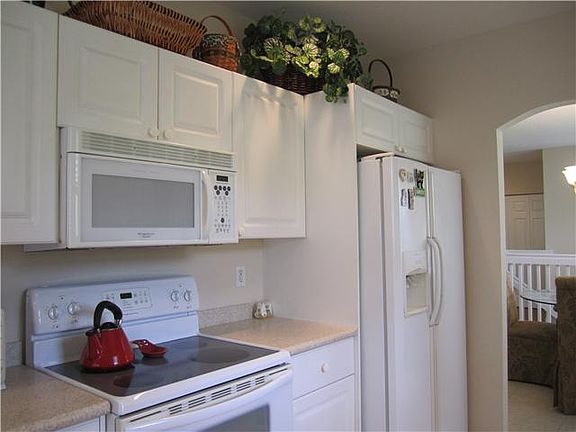 4th image of 1595 SE Prestwick Ln