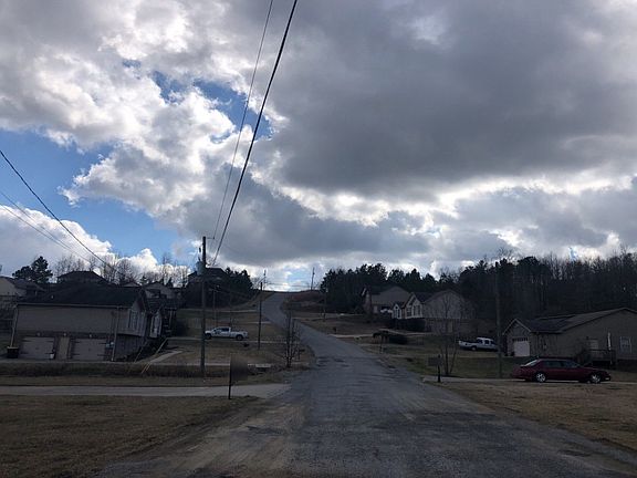 4th image of 720 Starlite Dr