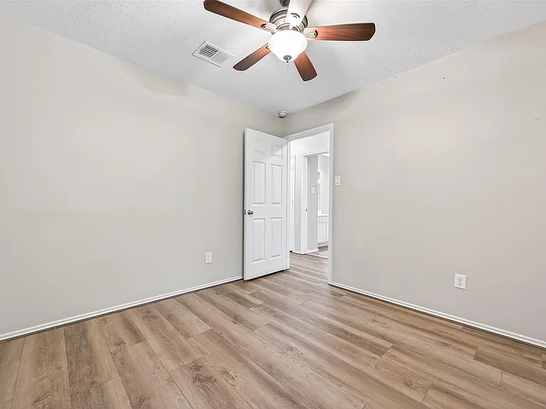 18499 Sunrise Pines Dr — Photo 26