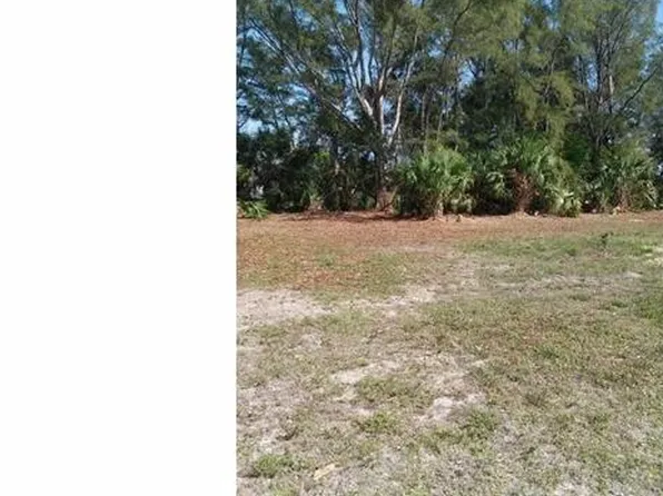 1629 SW 15th Pl, Cape Coral, FL 33991