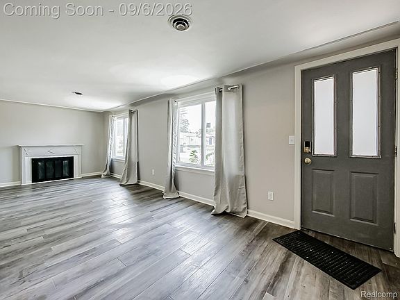 4th image of 20380 Floral St