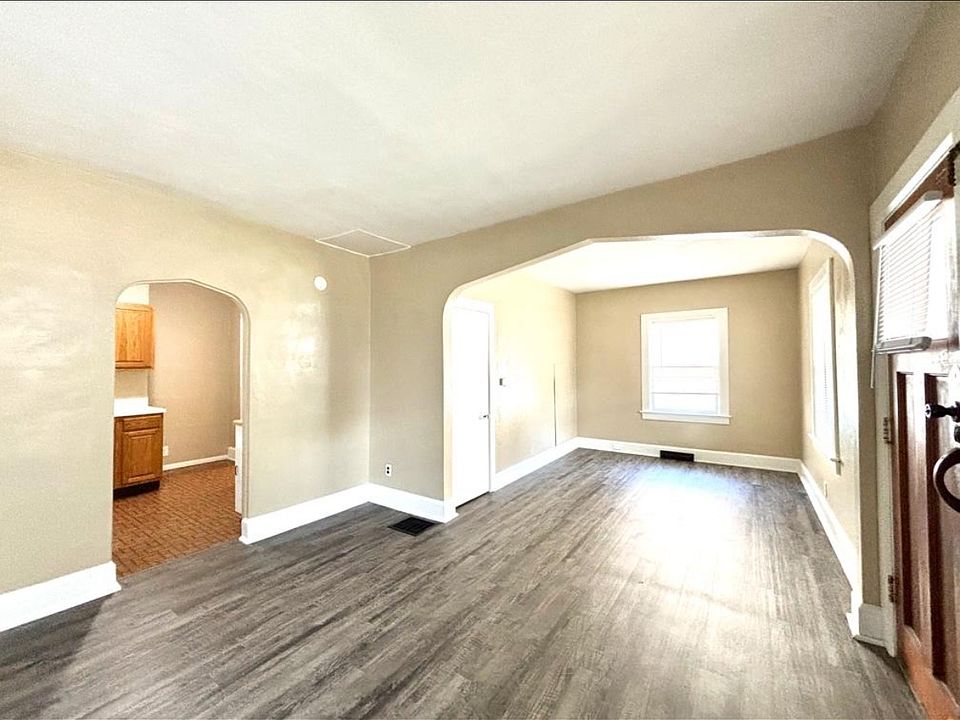 2nd image of 1829 Talbot St