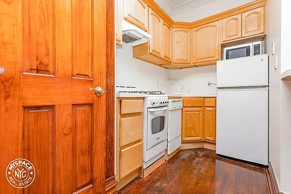 Rented by MySpaceNYC | media 7