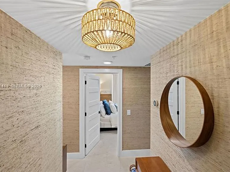 1402 Brickell Bay Dr #603 — Photo 3