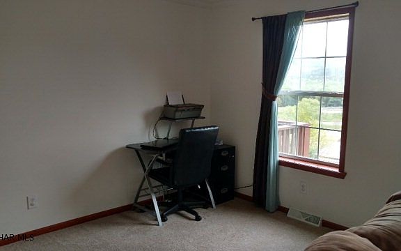 3rd image of 324 Vista View Ln