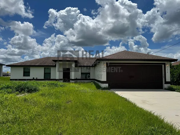 216 Pennfield St, Lehigh Acres, FL 33974