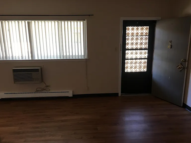 1774 E Oakton St #202 — Photo 3