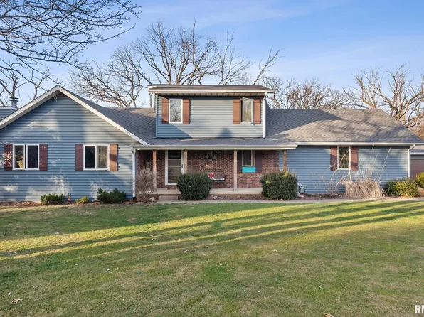 803 Woodland Knolls Rd, Metamora, IL 61548