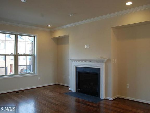 4th image of 6648 Bartrams Forest Ln