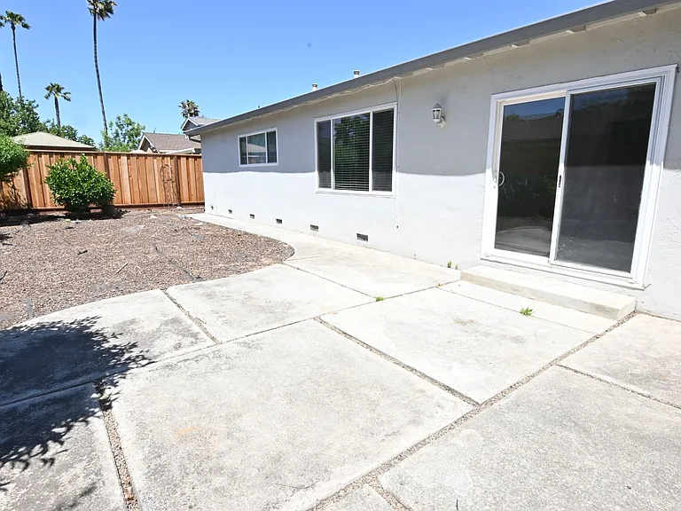 5659 Lathrop Dr — Photo 30