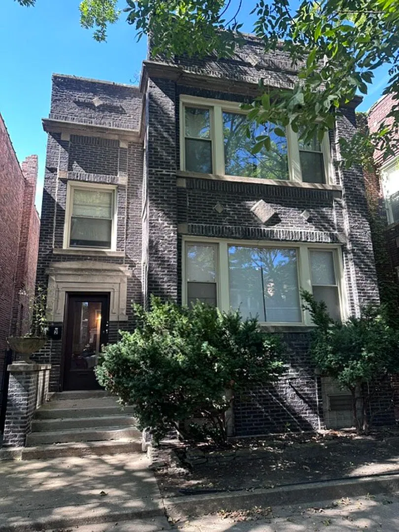 7432 S Rhodes Ave — Photo 1
