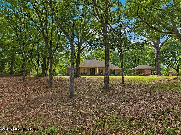 3rd image of 16123 Lake Dr W