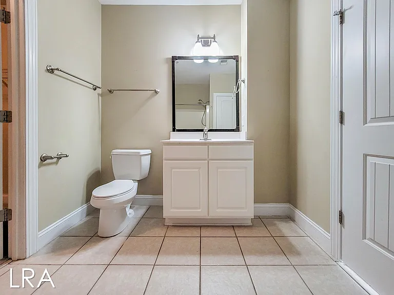 100 Gateway Dr #130 — Photo 14