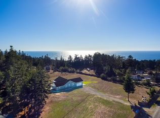 49765 Andiron Rd, Little River, CA 95456