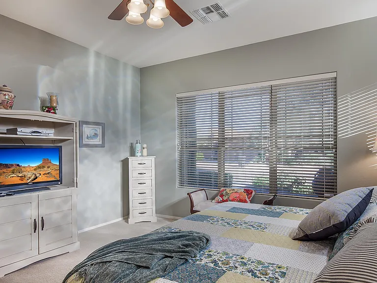 9562 E Chuckwagon Ln — Photo 17