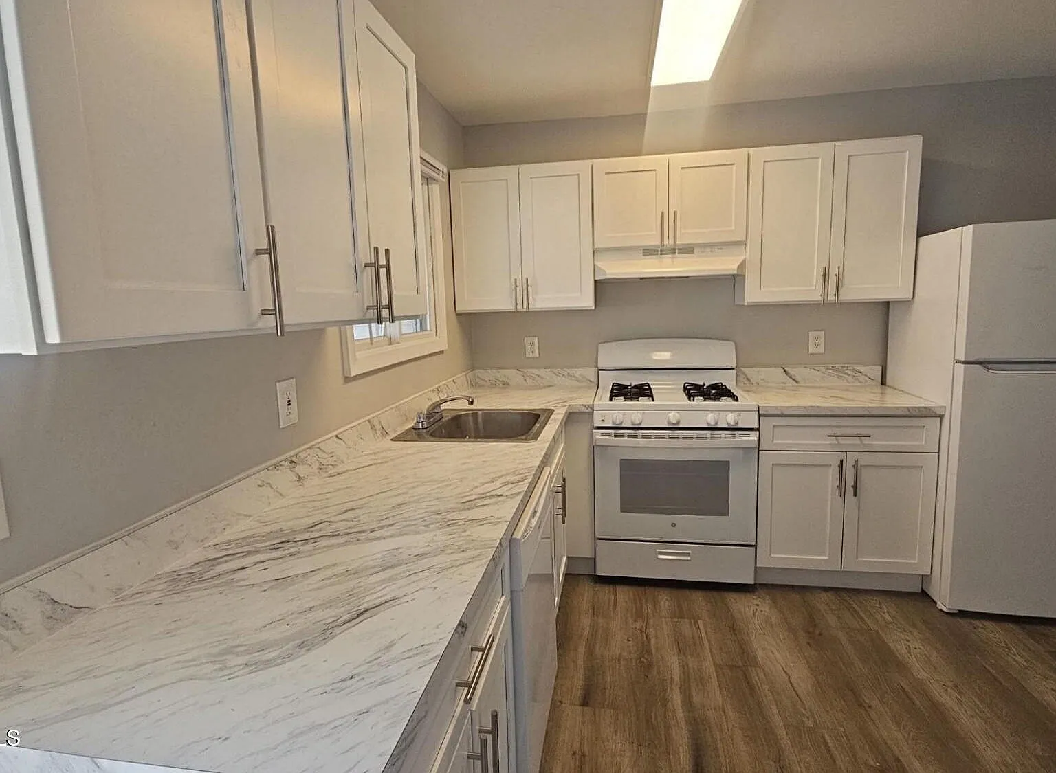 2 bed, $2,275 — Photo 4