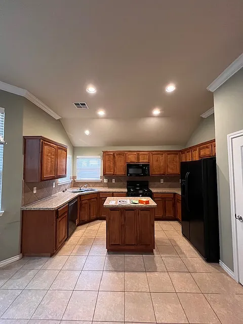 3 bed, 1574 sqft, $1,900 — Photo 3