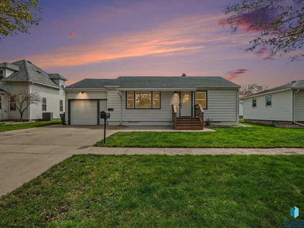808 N Oakley St, Luverne, MN 56156