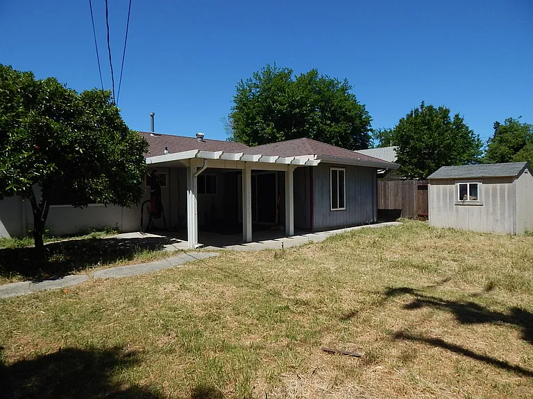 1020 Snyder Dr — Photo 22