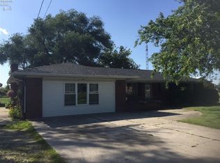 995 N Cousino Rd, Oregon, OH 43616