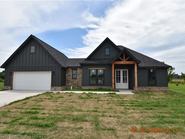 2061 Prairie Fire Dr, Sallisaw, OK 74955