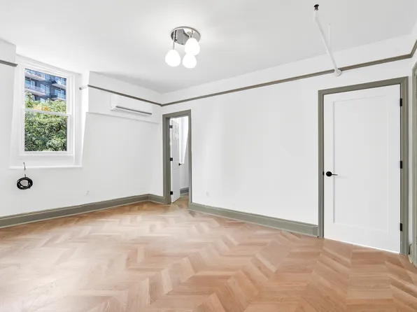 21-53 45th Road image 13 of 20