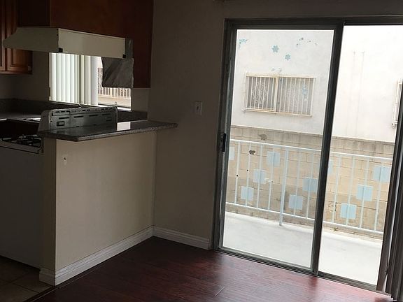 3rd image of 1541 College View Dr APT 8