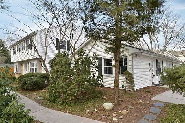 1st image of 1 Sycamore Dr