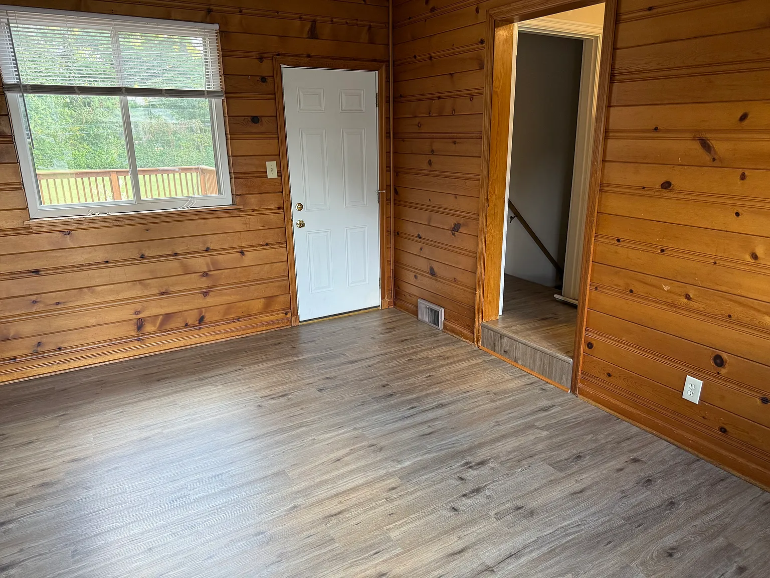3 bed, 2800 sqft, $1,950 — Photo 3
