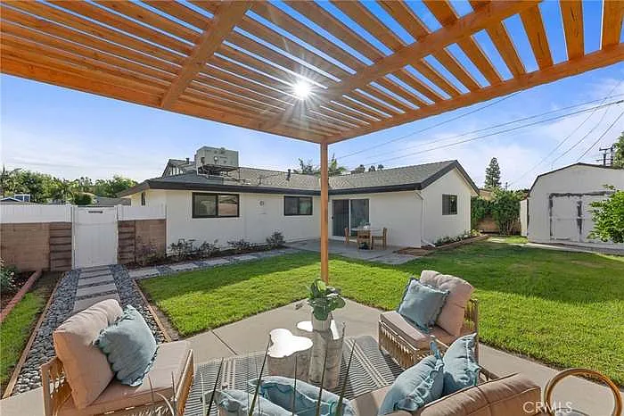 6051 Santa Barbara Ave — Photo 15
