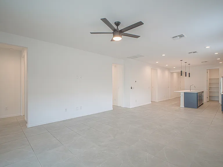 1793 N Westfall Ln — Photo 15