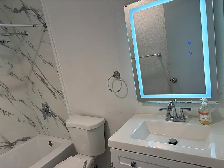 PARK CITY WALK APARTMENTS — Photo 33