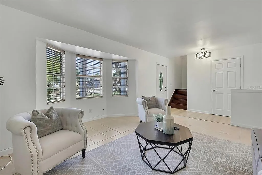 3 bed, 2.5 bath, 1598 sqft, $2,950 — Photo 4