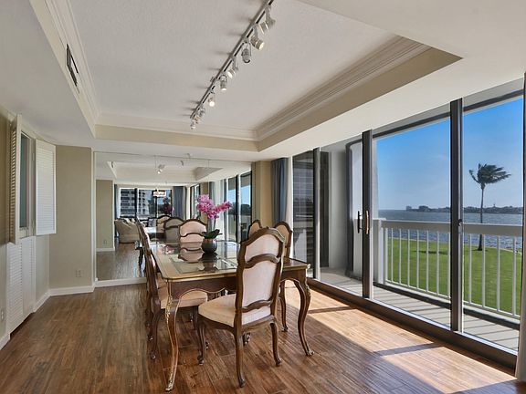 4th image of 115 Lakeshore Dr APT 248