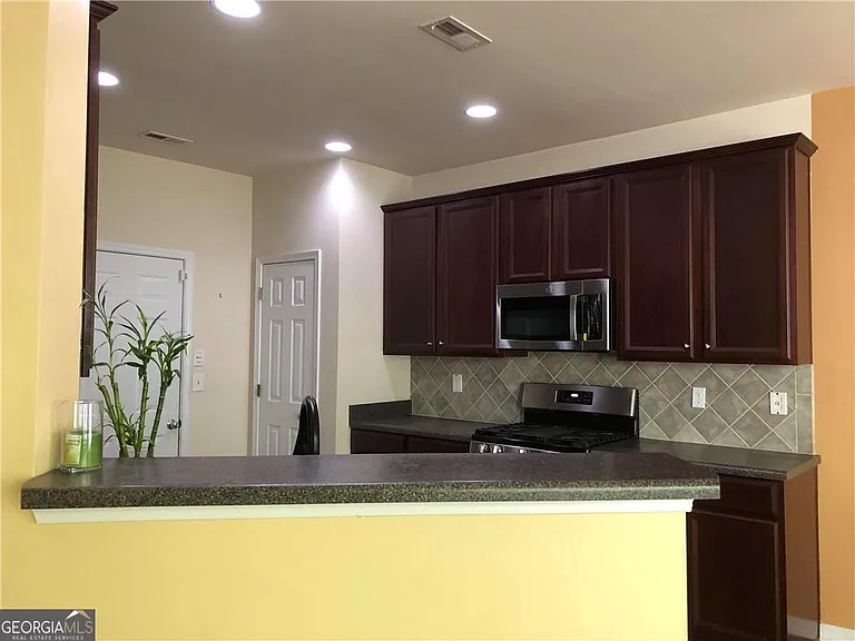 33 Jekyll Dr #8 — Photo 5