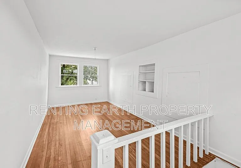 2320 Court R — Photo 9