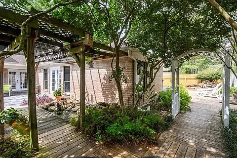 3615 Fairvalley Dr — Photo 37