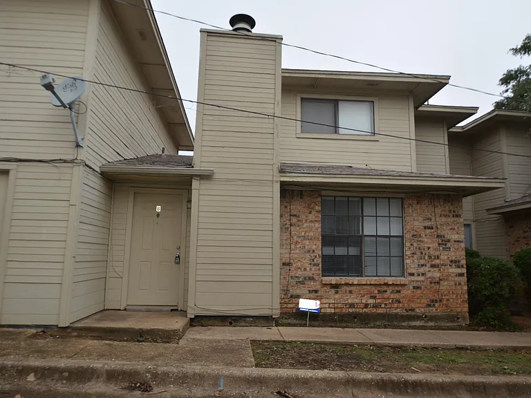 606 Starlinda Ct #B — Photo 1
