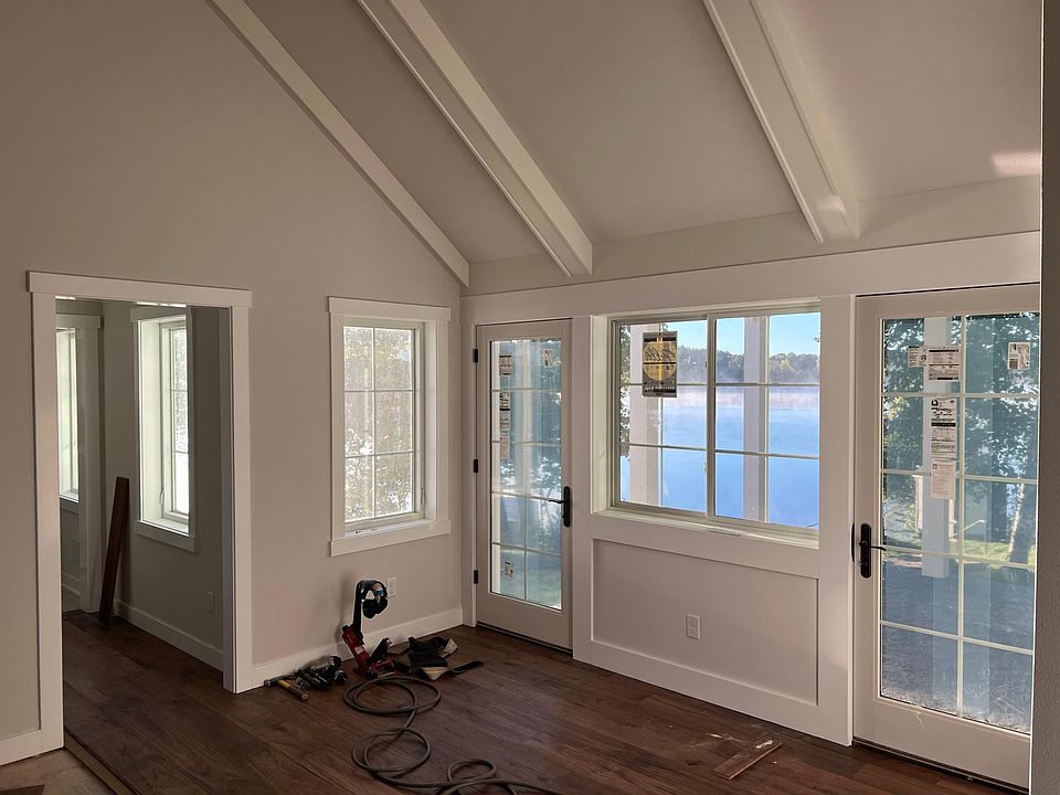 1st image of 5064 Lake Dr