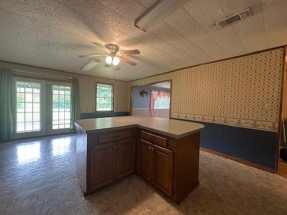 5th image of 807 Greymont Dr