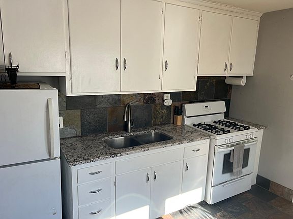 3rd image of 2631 Madison St NE
